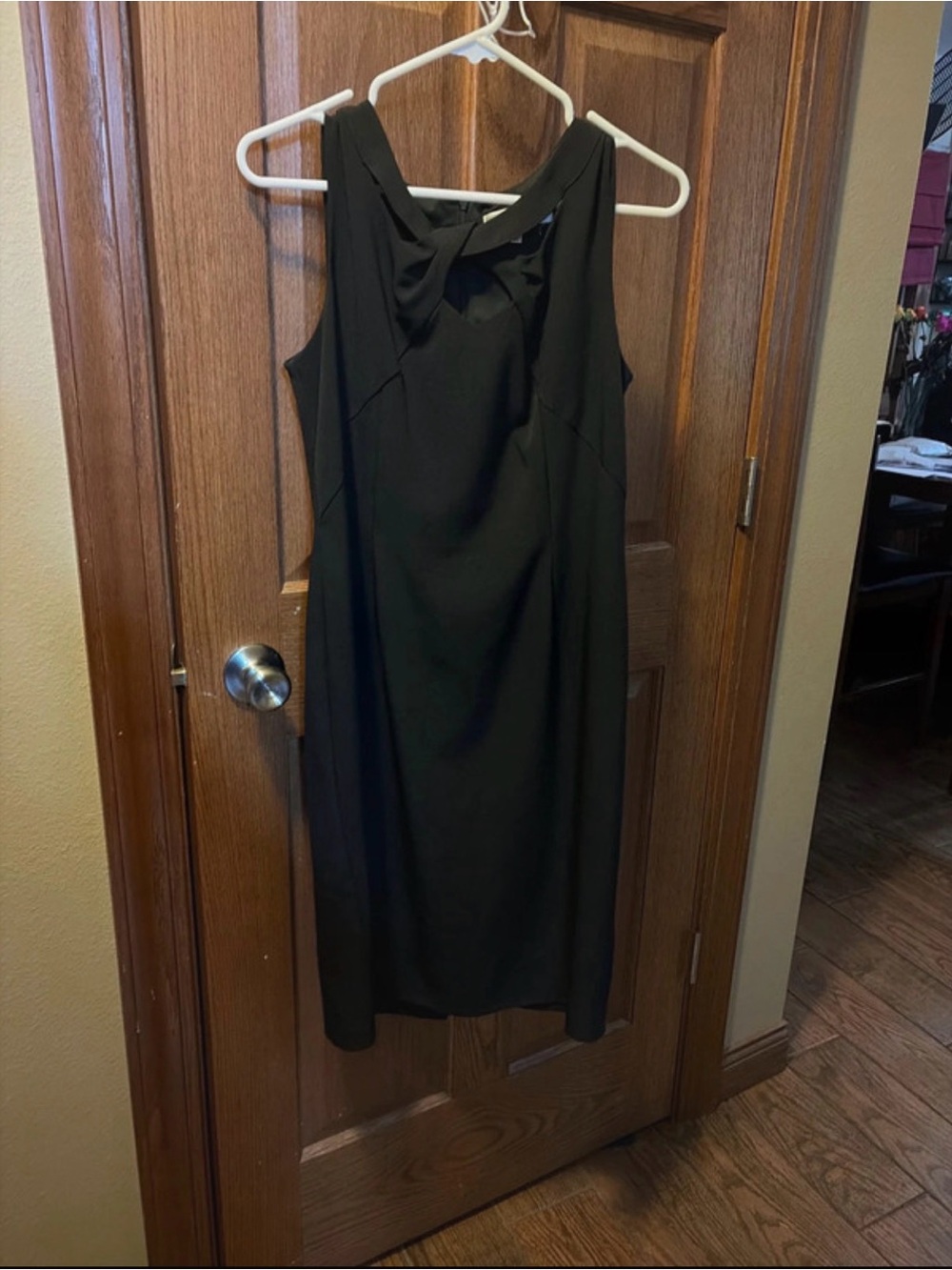 Jones Studio Black Sleeveless Midi Dress